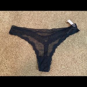 Victoria’s Secret black lace thong Large NWT